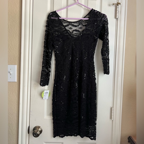 Black lace and sequin fitted midi dress - Picture 6 of 9
